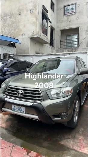 This 2008 Toyota Highlander Green Is the SUV Deal You Shouldn't Miss