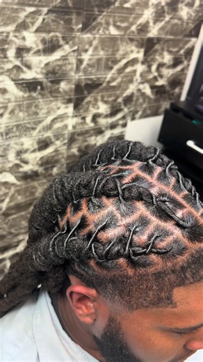 Barrel Twist Techniques for Men's Loc Styles