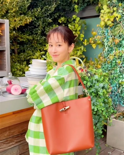 前田敦子/Atsuko Maeda | . 「LIVE GREEN!」の世界観でいっぱいのとても素晴らしい @longchamp ディナーにご招待いただきました🍽️... | Instagram