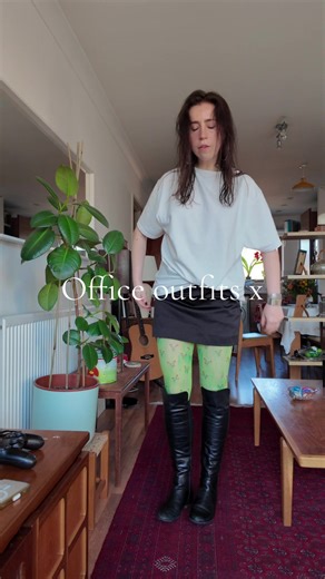 Susie de Babevoir (@debabevoir)’s videos with Charmed Intro - charmedtoker