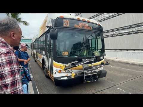 Thebus Honolulu Bus' 162 New Flyer DE60LFR Route 20 Waikiki Beach & Hotels via HNL Airport