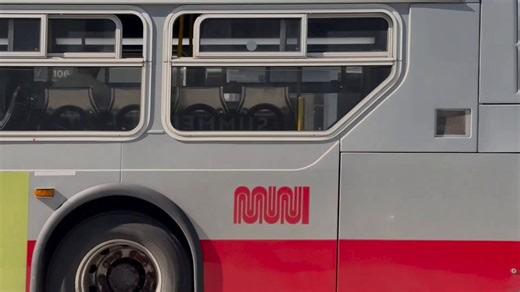 This store is run completely on AI and people are using Google Reviews Corsica it into stocking products😭A thread 🧵👇