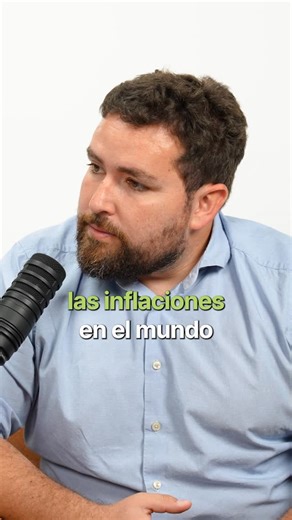 𝗖𝗼𝗻 𝗣𝗲𝗿𝗮𝘀 𝘆 𝗙𝗶𝗻𝗮𝗻𝘇𝗮𝘀 on Instagram: "El oro no protege de la inflación, sino del miedo. Y ahí está el verdadero riesgo. Francisco Ackermann, Con Peras y Finanzas, Roberto Bonifaz, Oro, Incertidumbre, ETFs"
