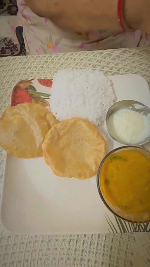 “Beti ke liye Maa ne banayi poori... aur saath mein nikala Maa Kaa Kathal Achar 🌿❤️ Har niwala — ek yaad!” | Maa Kaa Achar