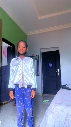 🇳🇬Golden Sarah 🇫🇷 (@golden_sarah0lastborn)’s videos with Nollypiano - Chris effect