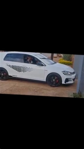 makgotsokgotso (@makgotsokgotso25)’s videos with Vura (feat. Sjava & Saudi) - DJ Citi Lyts