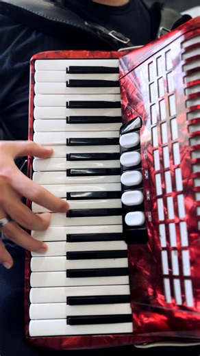 118K views · 1.3K reactions | "El Columpio" Acordeon de teclas #elcolumpio #Acordeondeteclas #acordeon | Aprende acordeon de teclas | Facebook