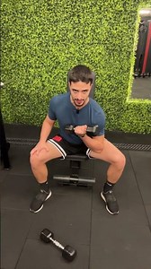 Rosca Concentrada com Halter: O Exercício Perfeito para Definir os Bíceps e Eliminar a Flacidez