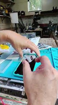 How to put a screen saver on your phone #shorts