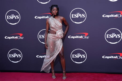 $1.5 million NIL-valued Flau’jae Johnson shows support as Paige Bueckers, Caitlin Clark, Angel Reese and more inspire special WNBA record