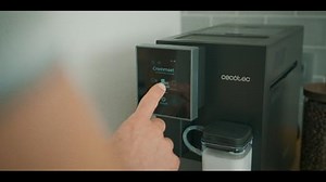 Cecotec Kompakte Superautomatische Kaffeemaschine mit Wifi Cremmaet Compactccino Connected Black Rose. 1350W, 19 Bar, TFT-Bildschirm und APP, Mahlwerk, Milchtank 400 ml und 1 Liter Wasser
