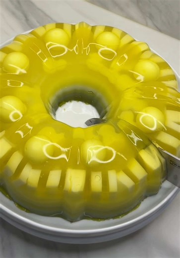 Satisfying Yellow Ombre Jelly Cake Recipe