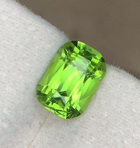 2.20 Carat Peridot Cushion Cut Gemstone August Birthstone Crystal Healing Stone High Energy - Etsy