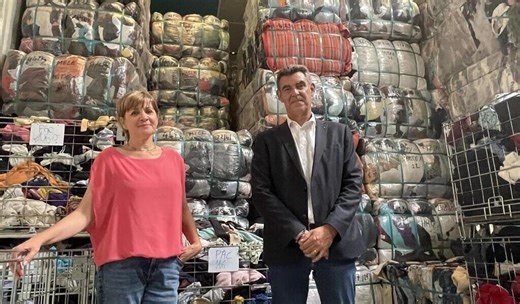 Autour de Saint-Brieuc, malgré la crise du textile, cet atelier de recyclage « a les reins