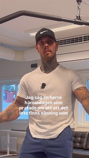 13K views · 115 reactions | ”Mind to Muscle” det är en bra grej. #fördej #fördig #träningstips #träning #mindset #hjärnan #stark #tatueringar #tattoo #coach #man #hälsa #hälsaochfitness | Simon Bull | Facebook