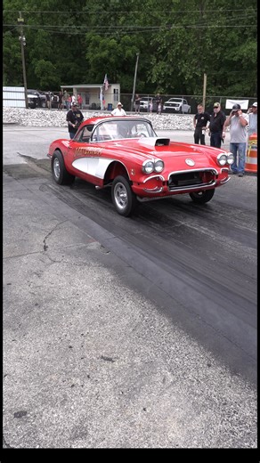 Beautiful C/Gas “Maverick” Corvette! #dragracing #gasser #motorsport #cars #sports #racecar #racing #corvette #chevy #chevycorvette #southeastgassers #BACKUPGIRL #nostalgia #racecars #oldcars #oldschool | Red Line Motorsports Media