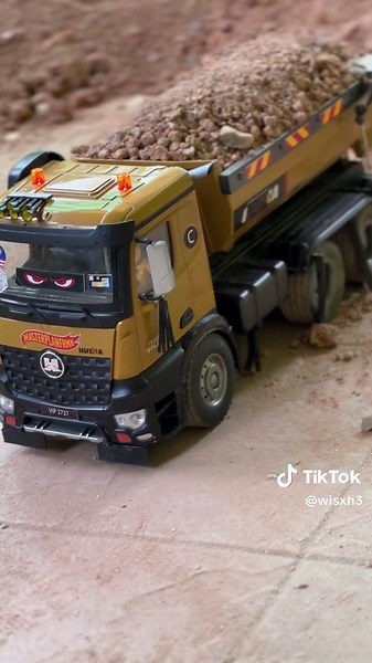 Lambung Sikit: Lori RC Control yang Mengagumkan