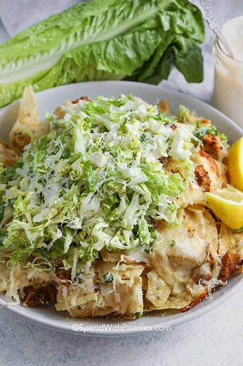 If you haven't tried these Chicken Caesar Salad Nachos, this is 100% your sign to!👀💚 Whether you're looking for an easy dinner or a fun appetizer switch-up, these nachos are the way to go! ⬇️RECIPE IN COMMENTS⬇️ | Spend With Pennies