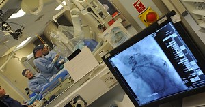 Video: NI heart surgeons perform three complex procedures in front of 20k people