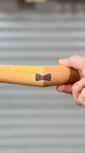 #woodworking What happens if you try to make a dovetail key on a round dowel? This project came purely from curiosity. Surprisingly, it turned out great — the curve on both sides gives it a unique and cute look from the front 👍 I post woodworking shorts every day! Please like and subscribe! | ティーダブリューシーデザイン/TWCDesign