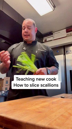 How to Slice Scallions Like a Pro