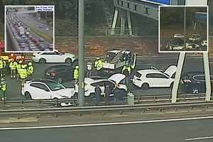 Multi-vehicle crash on M8 in Glasgow leaves traffic at a 'standstill'