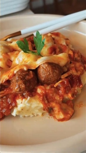 🥔🍖 CREAMY MASHED POTATO & MEATBALL CASSEROLE 🤤🔥 #food #recipe #cooking #casserolerecipe #asmr
