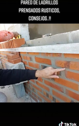 Consejos para colocar ladrillos prensados rústicos de manera homogénea