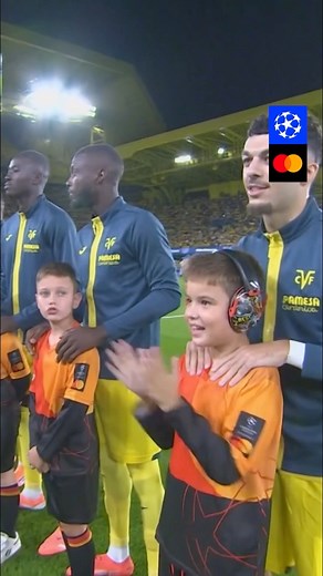 Unforgettable moments for these mascots 🤗 #MascotMoments Mastercard | UEFA Champions League