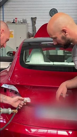 Comment utiliser un tire-clou en carrosserie pour réparer une bosse ? #métiers #carrossier
