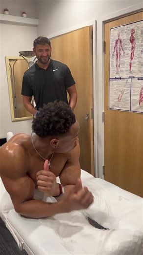 First time getting acupuncture! 😬 have a listen to some of the benefits of acupuncture. Amazing for relieving pain and trauma in areas that need attention. #therapy #acupuncture #recovery #injury #healthylifestyle | Moziah Pinder