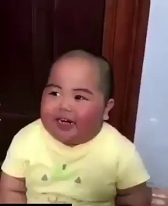 9GAG: Go Fun The World on Instagram: "🔊 Tag someone who laughs like this. 😁Follow @9gag - - 📹@jrsugianto - #9gag #trynottolaugh #tatan #wkwkwk"