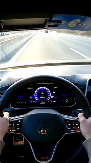 220kmh VW T-Roc Top Speed on German Autobahn