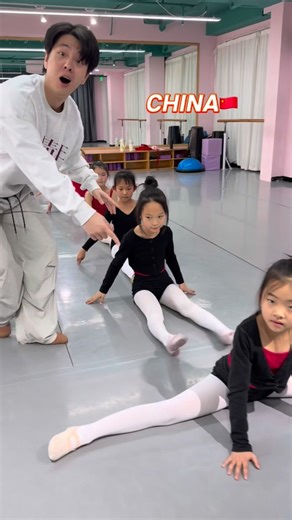 Jing Wei on Instagram: "China vs France Flexibility PK, Part 2: The Middle Splits Challenge!#dance #fyp #flexibility #trending #foryou @by_meli__"