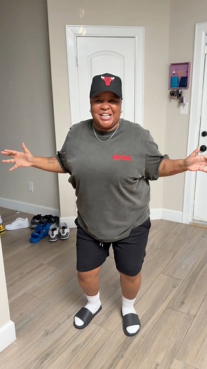 467K views · 39K reactions | Don’t worry ladies, I’m here.  | Tee Sanders Comedy | Facebook