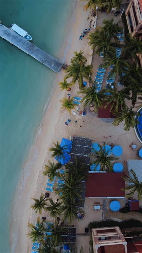 A day at Infinity Bay hits different.🌺 Sunshine, serenity, and the perfect Caribbean pause. 🌴☀️ Relax, breathe, and let paradise do the rest.🌊 📞 Reserve your stay: 504 2408-4800 | 504 2408-4801 📲 WhatsApp: 504 9917-5146 📧 reservations@infinitybay.com 🌐 www.infinitybay.com . . . . #InfinityBay #Roatan #RelaxInParadise #CaribbeanEscape #BeachResort #IslandLife #RoatanHonduras #WestBayBeach #TravelRoatan #VisitRoatan #LuxuryResort #EndlessSummer #BeachVibes #IslandGetaway #InfinityExperience