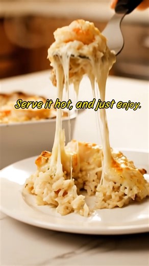 Cozy Baked Shrimp & Crab Rice Casserole 🦐🦀🍚 Golden, creamy, and packed with seafood comfort—this oven-baked casserole brings back all the warm, nostalgic vibes of dinner around the family table. It’s simple, soul-soothing, and perfect for chilly nights in. 📝 Ingredients: Seafood & Veggies: 1 lb shrimp (cooked, peeled, deveined, cut into ½-inch pieces) 1 lb lump crabmeat (or 2½ cups canned, drained) 2 celery ribs, chopped 1 medium onion, finely chopped ½ cup green bell pepper, finely chopped