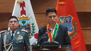 11K views · 772 reactions | Les comparto mi discurso durante el acto de graduación de la Maestría en Seguridad, Defensa y Desarrollo de la Escuela de Altos Estudios Nacionales en convenio con la Cámara de Senadores. | Andrónico Rodríguez | Facebook