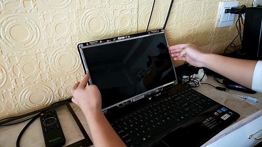 拆解更换笔记本显示屏教程