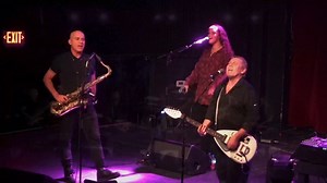 6.6K views · 300 reactions | « Tenderness » canción de la banda General Public , lanzada como sencillo en mayo de 1984 de su álbum de estudio debut All the Rage (1984) por IRS Records . | Videos Musicales Solo En Hd | Facebook