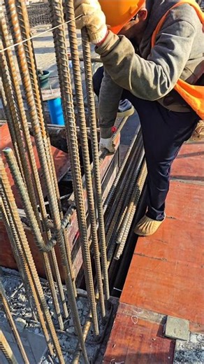 Insert beam main bar #shorts #construction #skills #youtubeshorts