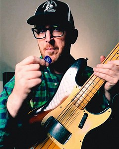 In this quick lesson, Ian Allison will teach you how to use a plectrum to create funky bass lines. Ian uses Anthony Jackson's bass line on The O'jays hit "For The Love Of Money". See you in the shed! | ScottsBassLessons.com