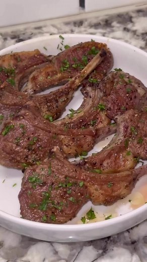 Rack of Lamb with yogurt dill sauce by @lowcarbstateofmind (Via Instagram) All you need is ️ - Rack of lamb (Costco) - Oil - Salt - Pepper Yogurt Sauce ️ - ¼ cup plain greek yogurt - 2 minced garlic cloves - 2 tbsp lemon juice - 1 tbsp fresh dill chopped - 1/4 tsp garlic salt - Water to thin it out (optional) | Ketogenic.com | Facebook