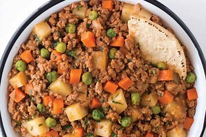 Picadillo de carne molida con papas y chipotle, una receta fácil y rápida de hacer