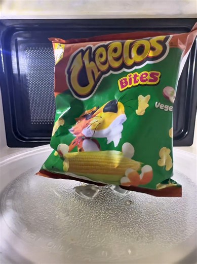 Cheetos VS Microwave Oven 😱 #satisfying #experiment #microwave #usa #fyp