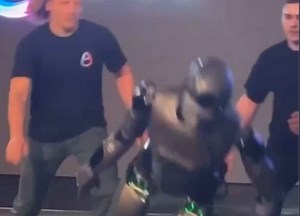 Russia's "AIdol" humanoid robot vs the competition