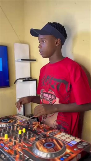 #foryourpage #kiddawalime #dj Bashir pro fi di world#my valentine 🎁🎁@Bobi Wine @dj shiru @suna ben miyaada @Excesspro Ug @bestie19900 @Mattuga Happy street Aga(Boss) @Sas Promotions #Dj Sas Kafulu @dj bashir pro lukaya