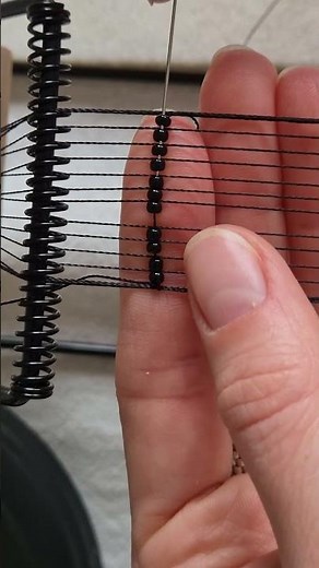 First Row on Bead Loom ✨ Easy Start #beadloom #loombeading #beadingtutorial #beadwork #diyjewelry