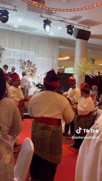 Exploring the Cultural Significance of Kompang in Singapore