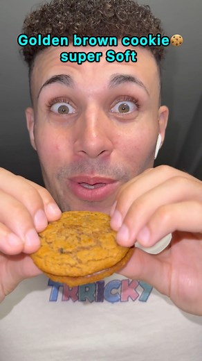 2K views · 38 reactions | Do you Love @LittleDebbie Oatmeal Creme Pies不 #foodie #Review #Trending #littledebbie #OatmealCremePie #Oatmeal #vintage #nostalgia #fyp #rating #eating #sweet #comfortfood #tagafriend | Trricky | Facebook